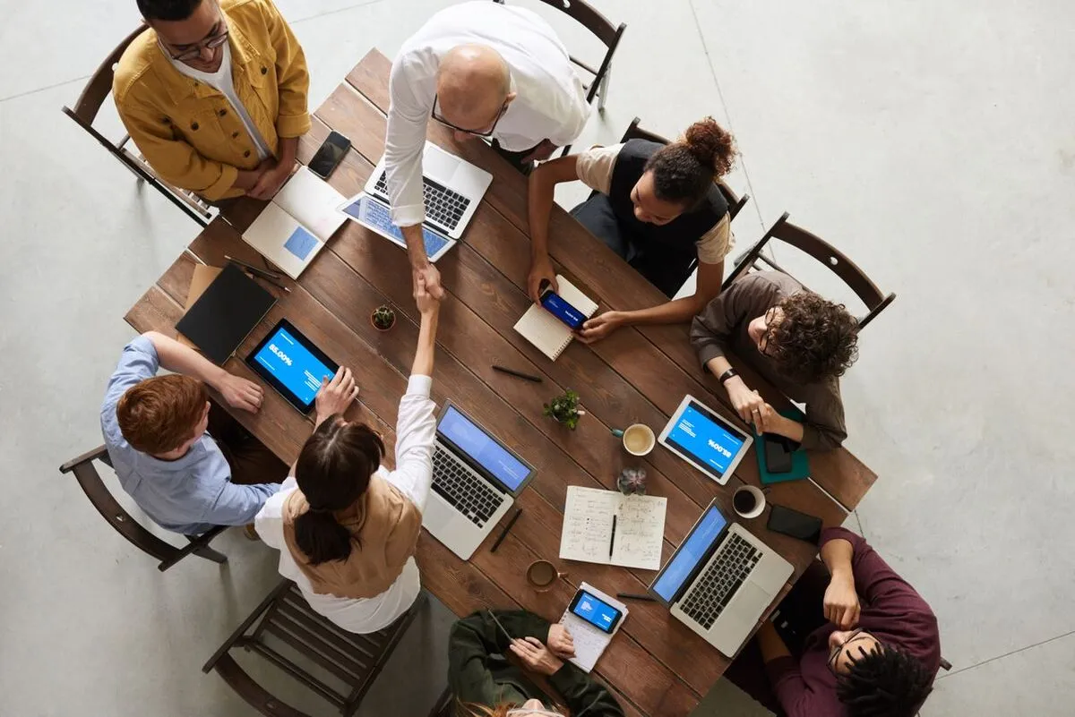 GoHighLevel vs HubSpot: qué CRM elige tu agencia